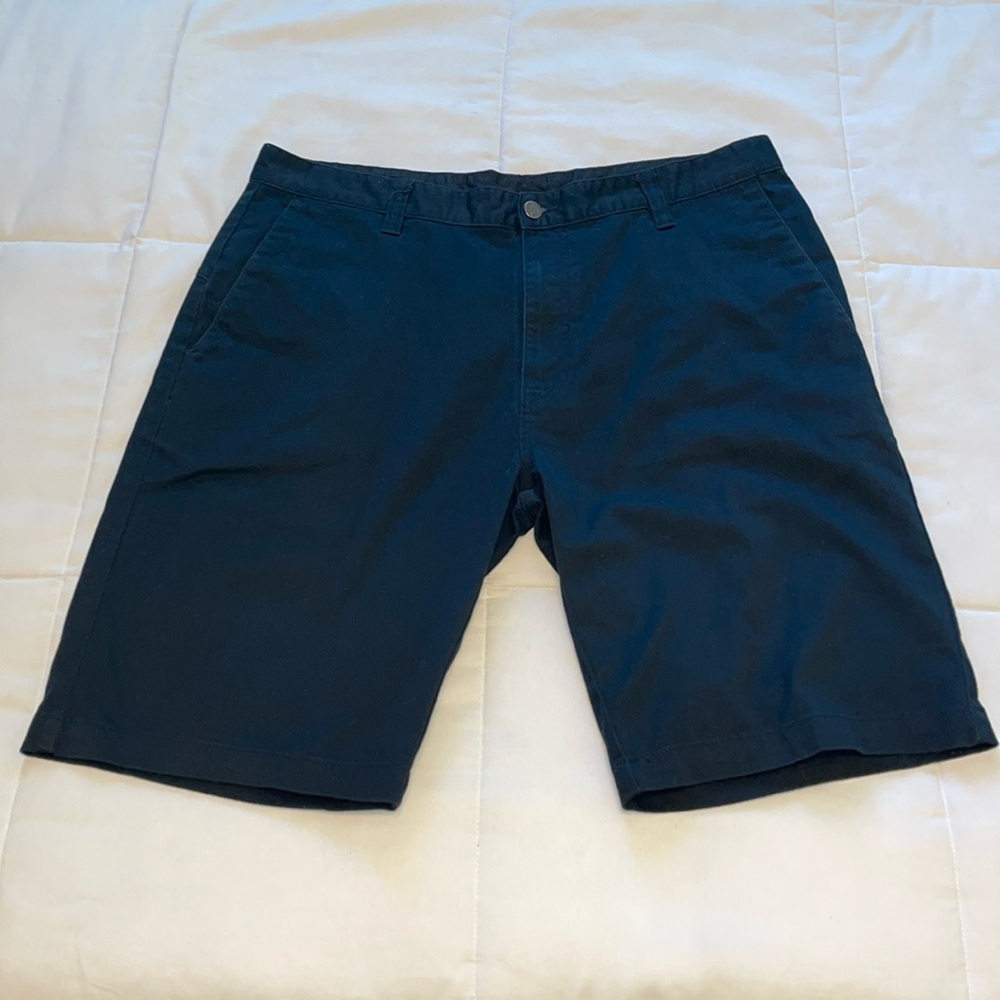 Volcom black flat front board shorts. Cotton/poly blend. Men's 36. Like new.